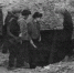Горы Уши. Школьники перед входом в пещеру. 1970-е годы - Инфокам